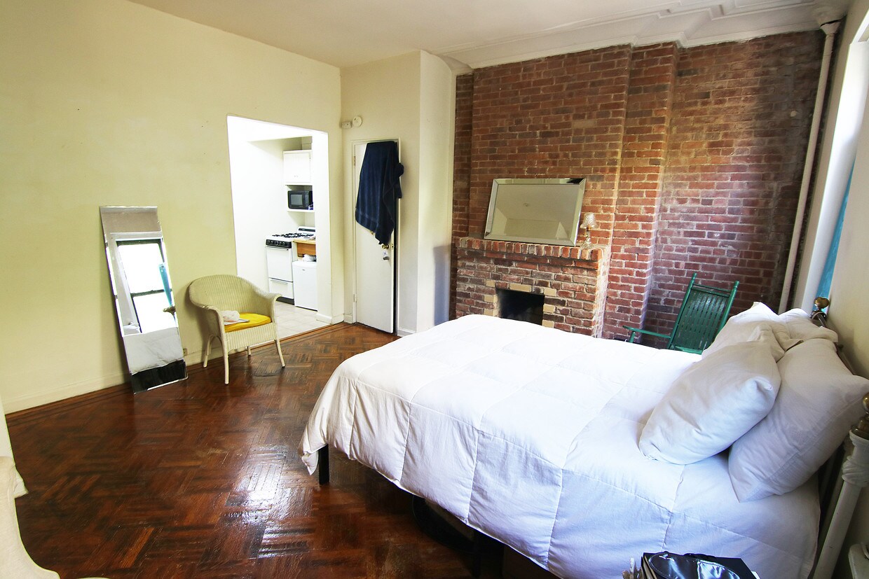 Foto principal - 52 W 82nd St