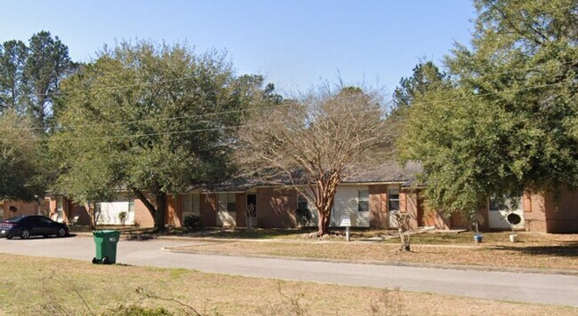 Building Photo - 66 Gerald Robinson Dr