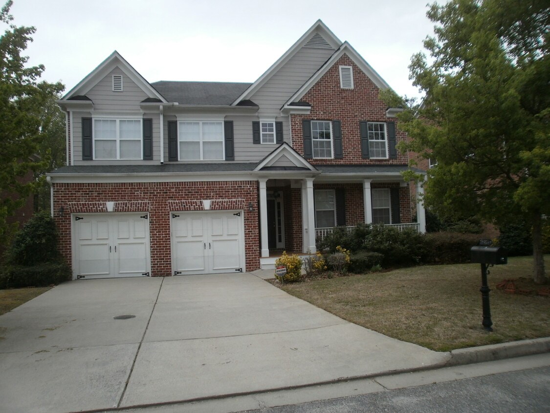 Front House - 12732 Waterside Dr