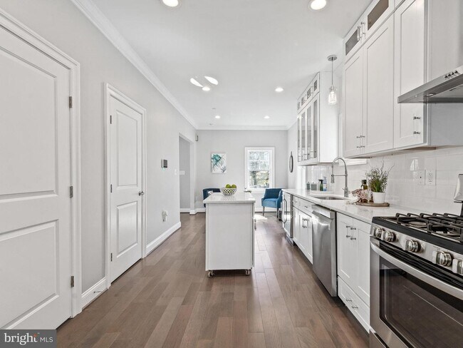 Foto del edificio - 3156 Monroe St NE