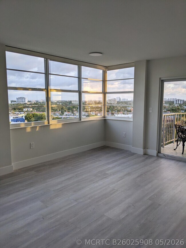 Building Photo - 11930 N Bayshore Dr