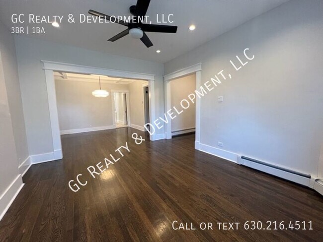 Foto del edificio - *** OAK PARK LOCATION / STUNNING 3 BDRM / ...