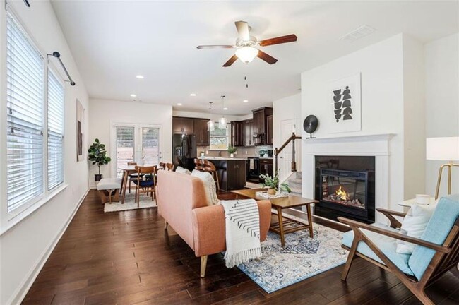 Building Photo - Charming Decatur Townhome for Rent!