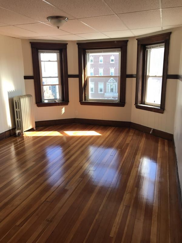 Building Photo - 103 Norfolk St