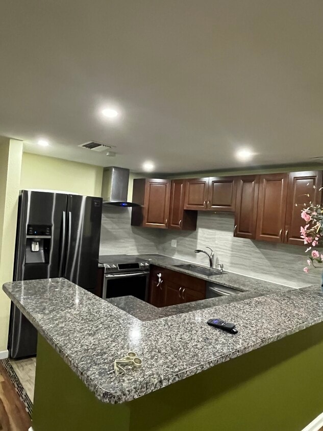 Foto principal - 7071 61st St