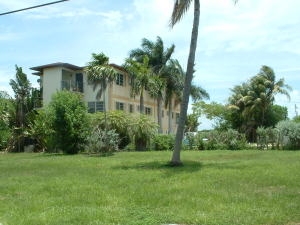 Primary Photo - 140 Coco Plum Dr