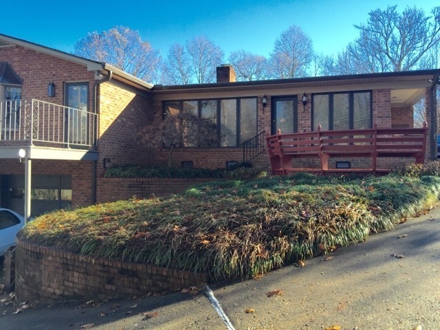 Building Photo - Spacious Brick Ranch w/Finished Basement