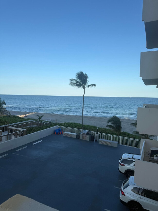 Foto del edificio - 3215 S Ocean Blvd