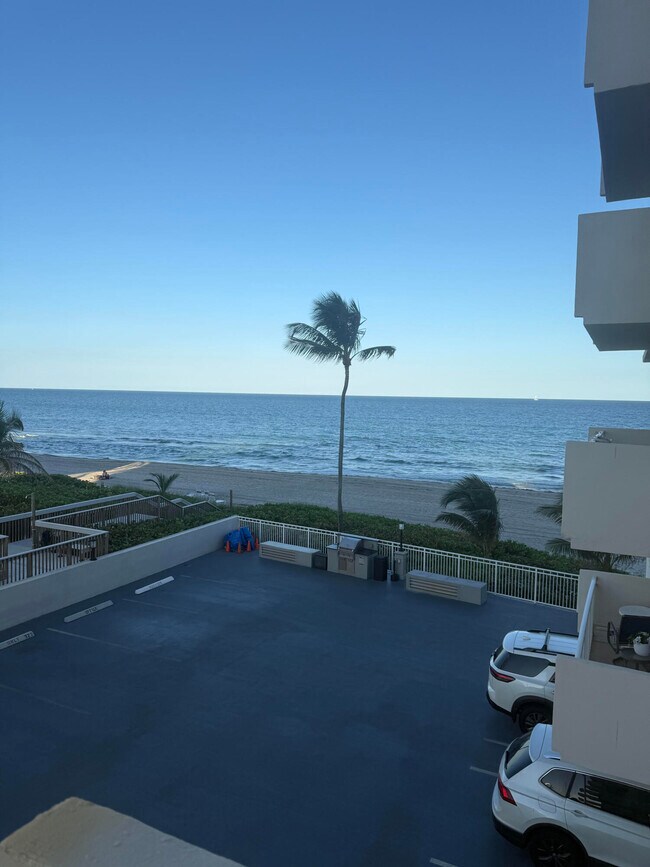 Building Photo - 3215 S Ocean Blvd