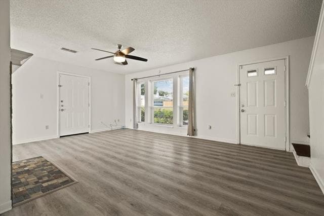 Foto del edificio - 5403 Whisper Glen Dr