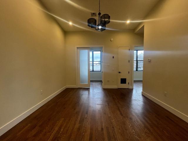 Foto del edificio - 4 bedroom in Brooklyn NY 11221