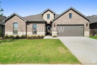 Building Photo - 915 Uplands Dr