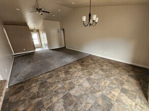 Building Photo - 294 LeAnn Way