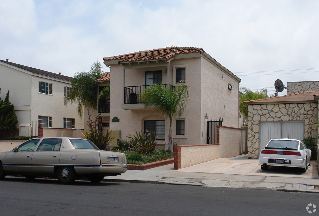 Building Photo - Idaho Apartments