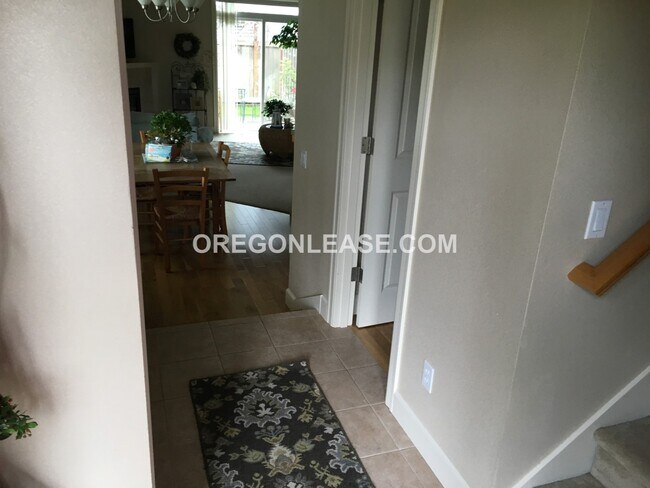 Photo - 3 bed 2.5 bath townhome in North Eugene