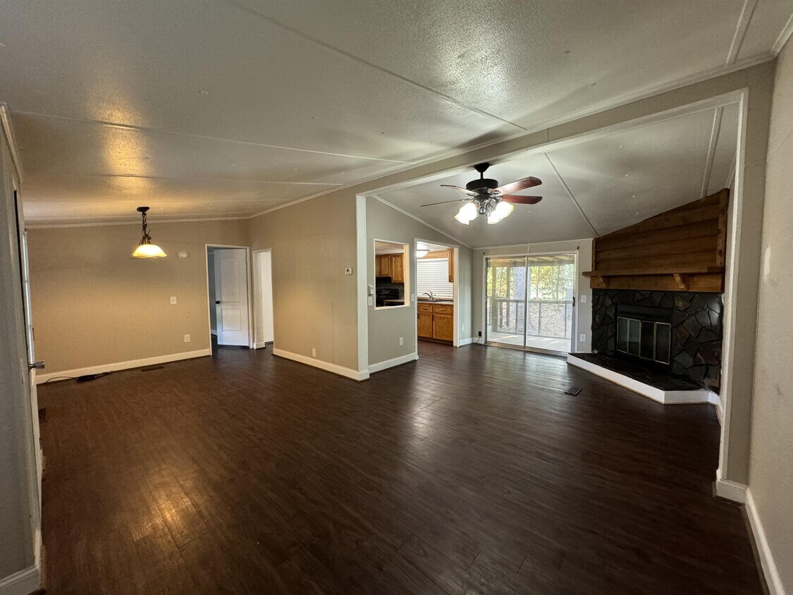 Primary Photo - 442 N Lanier St