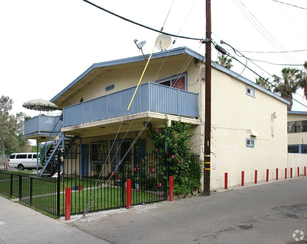 Foto del edificio - 1233 E 5th St