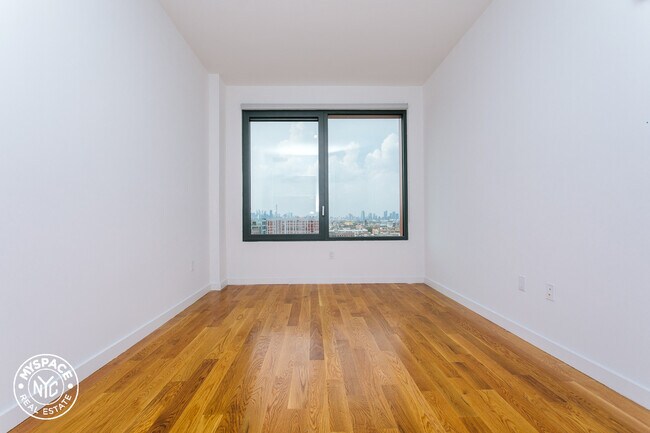 Building Photo - 54 Noll St