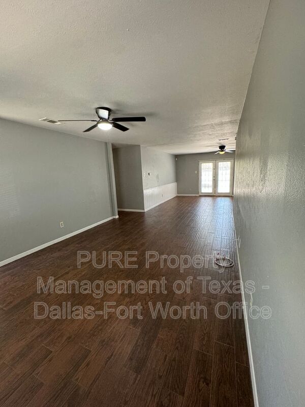 Foto del edificio - 4256 Ambrose Dr