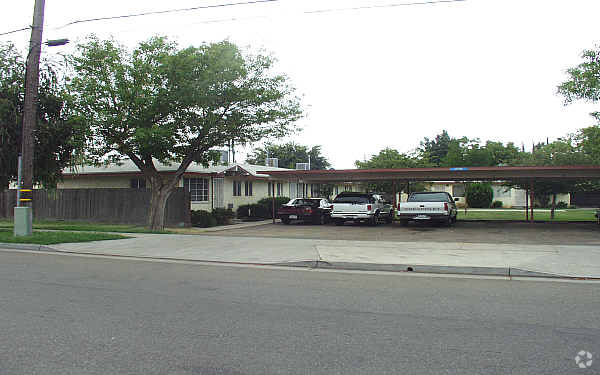 Building Photo - 4796 E Holland Ave