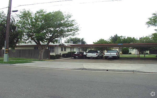 Foto del edificio - 4796 E Holland Ave
