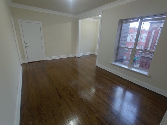 Building Photo - 5166 S King Dr