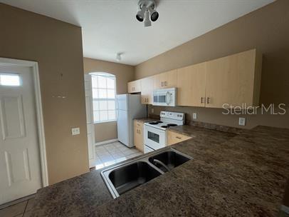 Foto del edificio - 13102 Indian Creek Dr