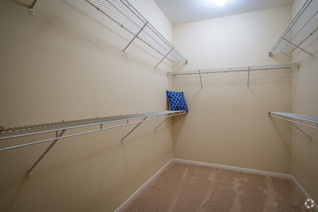 2BR, 2BA - 1,327SF - Waterstone