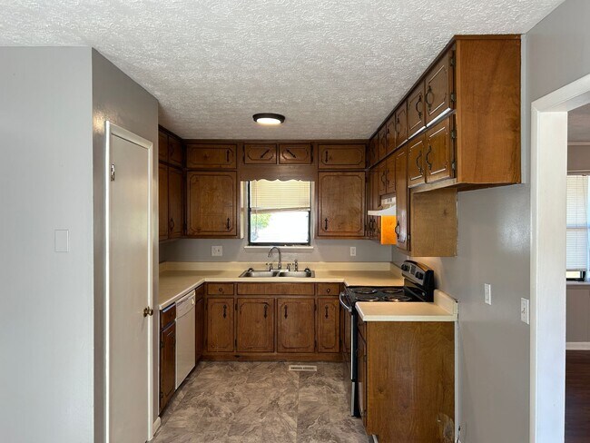 Foto del edificio - 2002 Peek Dr