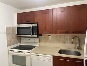 Building Photo - 3522 NE 171 St