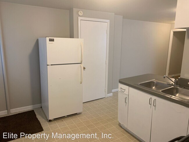 Building Photo - 2 br, 1 bath House - 948 E. Princess #2