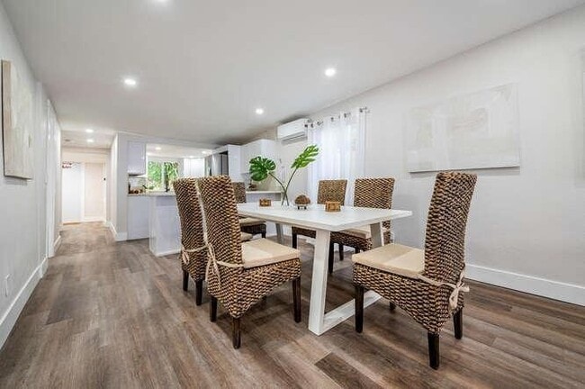 Foto del edificio - 919 NE 37th St