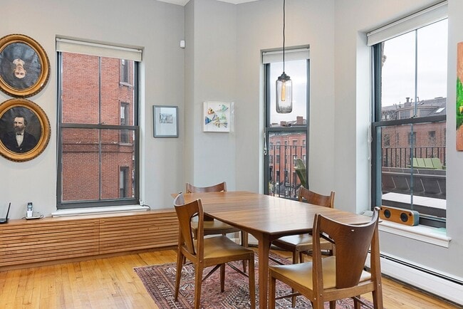 Building Photo - 661 Tremont St
