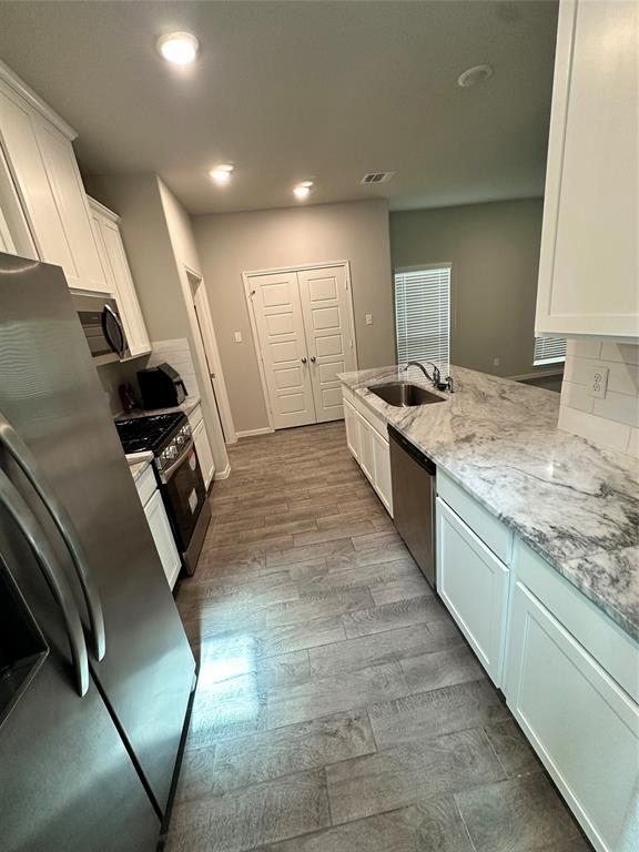 Foto del edificio - 336 Emerald Thicket Ln