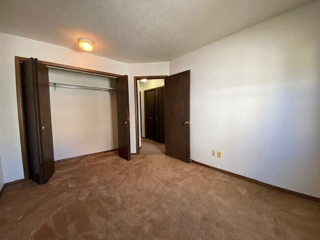 Building Photo - 5 N Chillicothe St
