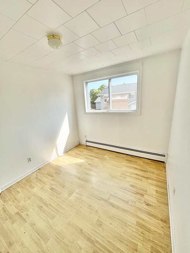 Building Photo - 102 Embleton Ave