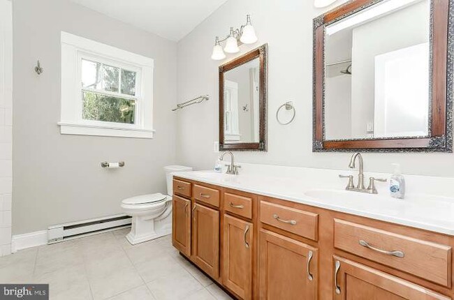 Bathroom 1 - 362 Boyd Ave