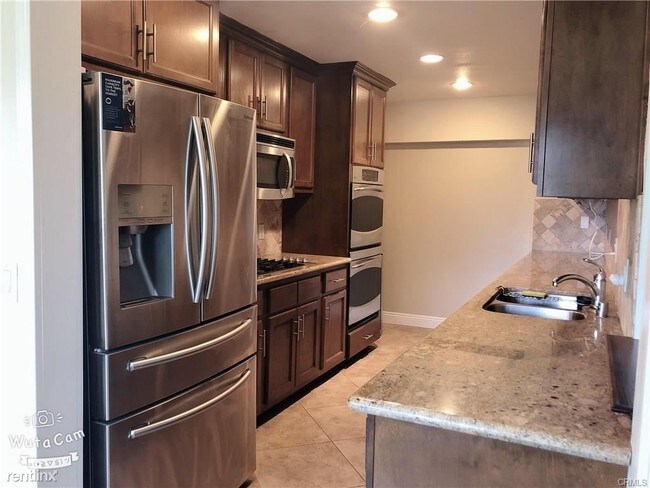 Building Photo - 4 br, 2 bath House - 1563 3rd St