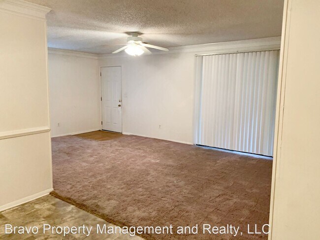 Building Photo - 3024-3026 Sonya Ln