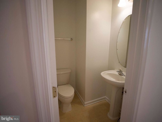 Foto del edificio - 65 Danbury St SW