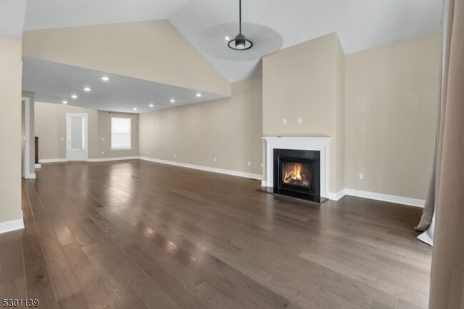 Foto del edificio - 5 Huckleberry Ln