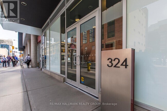 Photo du bâtiment - 324-324 Laurier Ave W