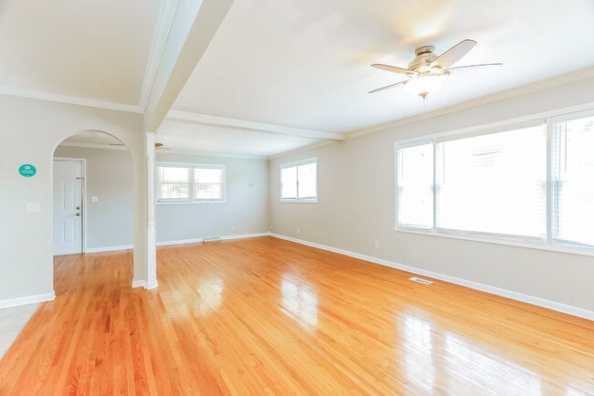 Building Photo - 1016 Delaney Dr