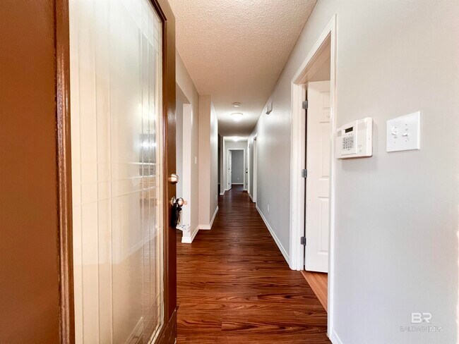 Foto del edificio - 17831 Fancy Blvd