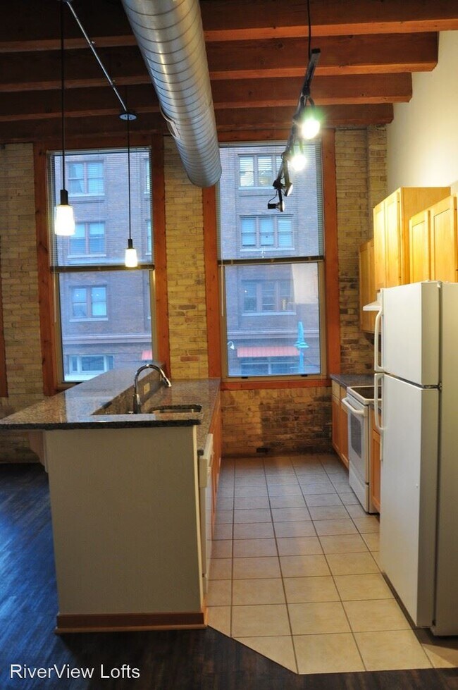 Building Photo - 249 N Water St