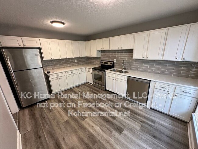 Foto del edificio - 708 NW Mock Ave