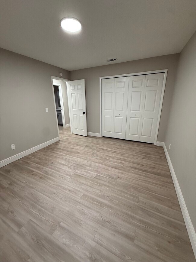 Building Photo - 2539 Christine Dr