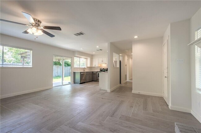Foto del edificio - 2311 Singletree Ave