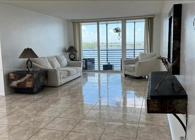 Foto del edificio - 1175 NE Miami Gardens Dr