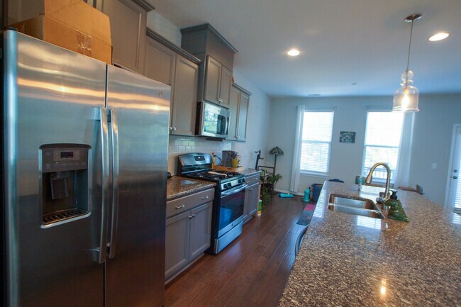 Foto del edificio - 930 Dalton Ridge Pl